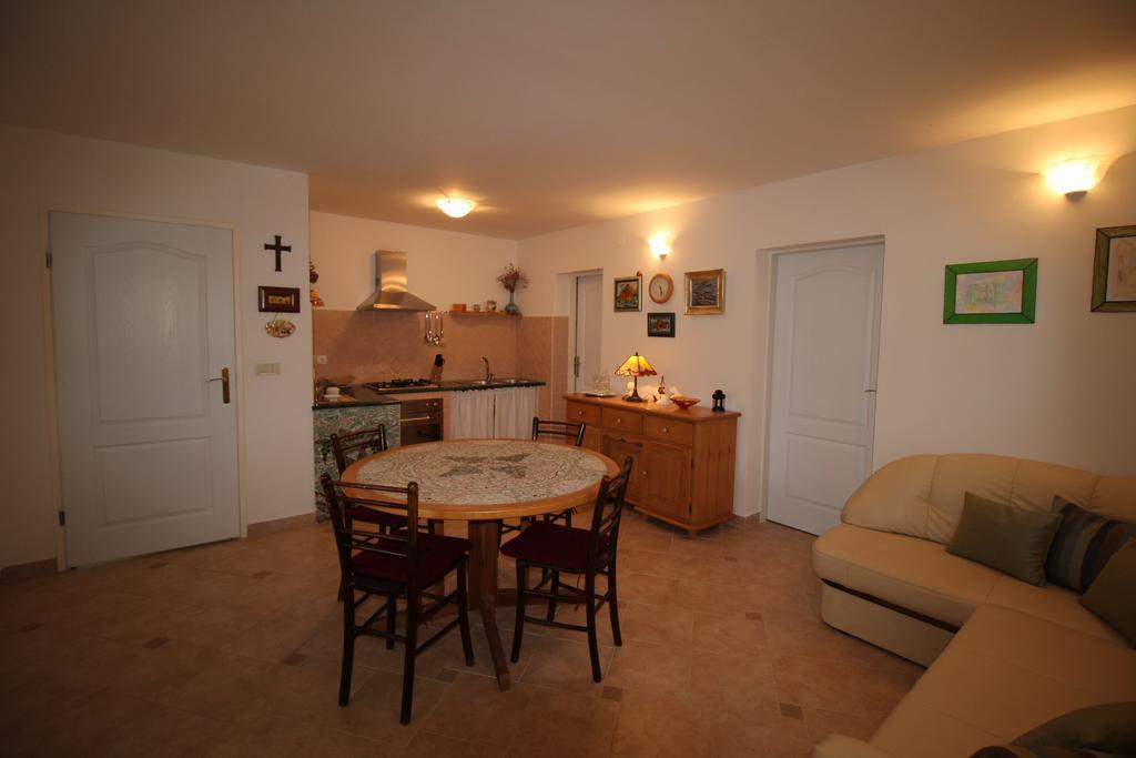 Megi1 Apartment Връбник Стая снимка